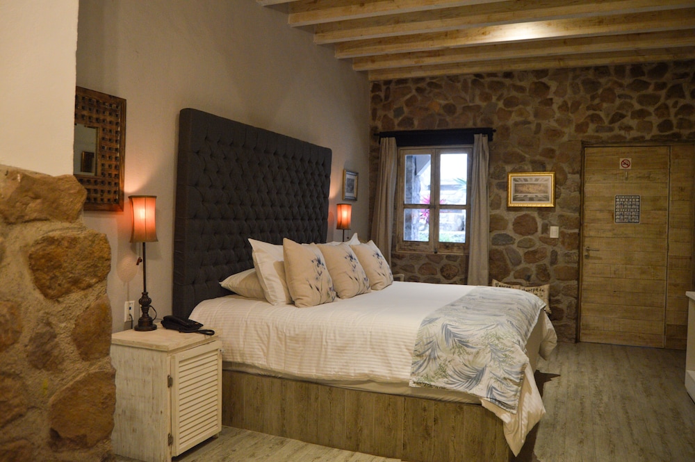 Hotel de Piedra 26/70