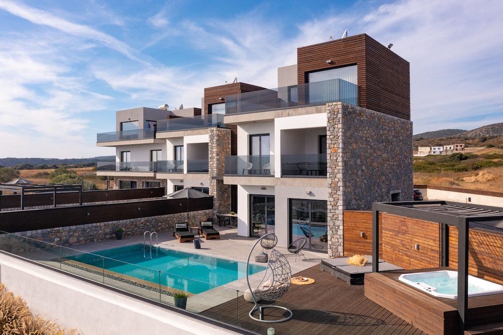 Amara Luxury Villas 45/50