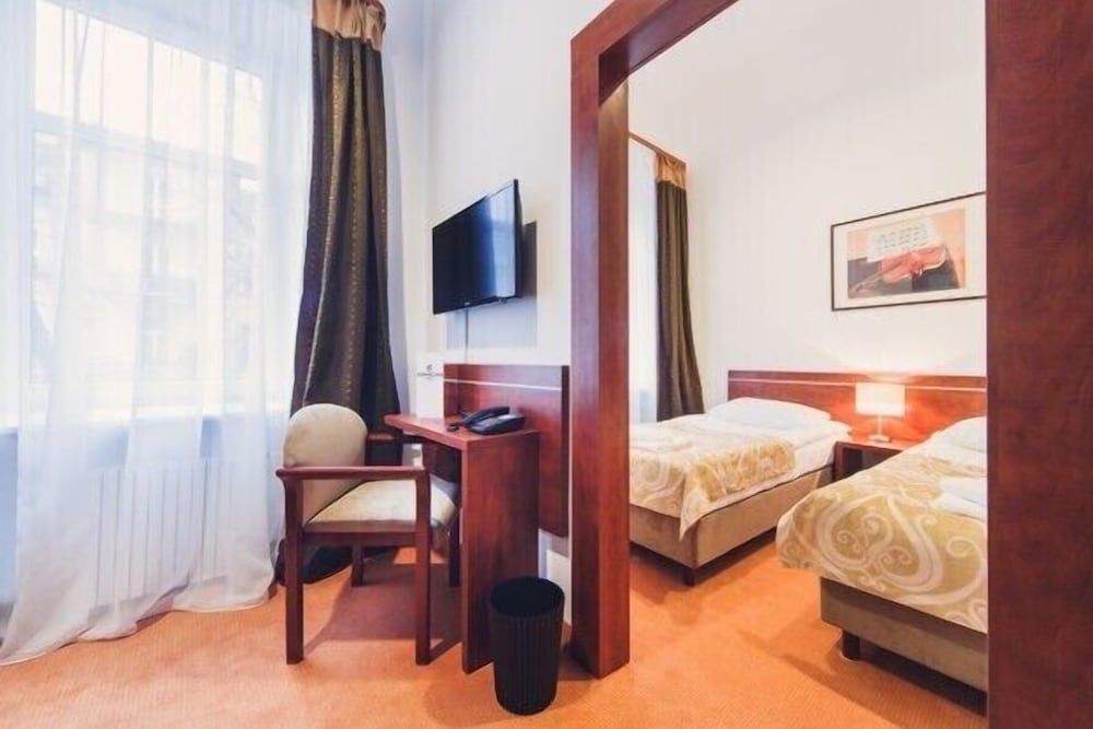 غرفة ديلوكس بسرير مزدوج مع أريكة، Hotel Chmielna 2/3