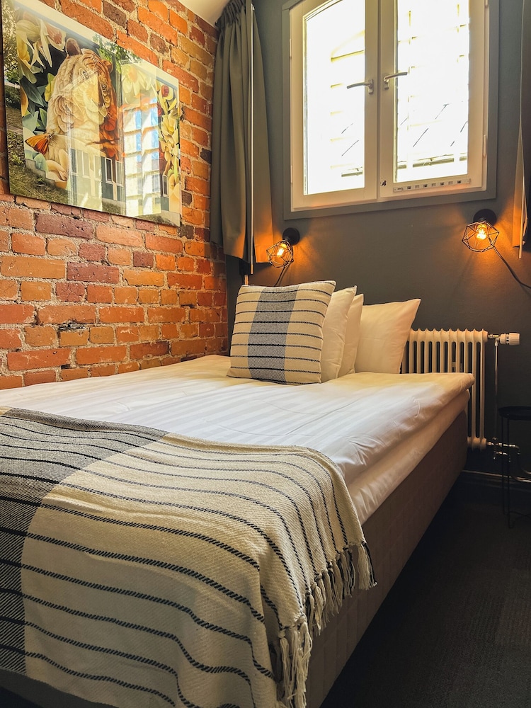 Double Bed