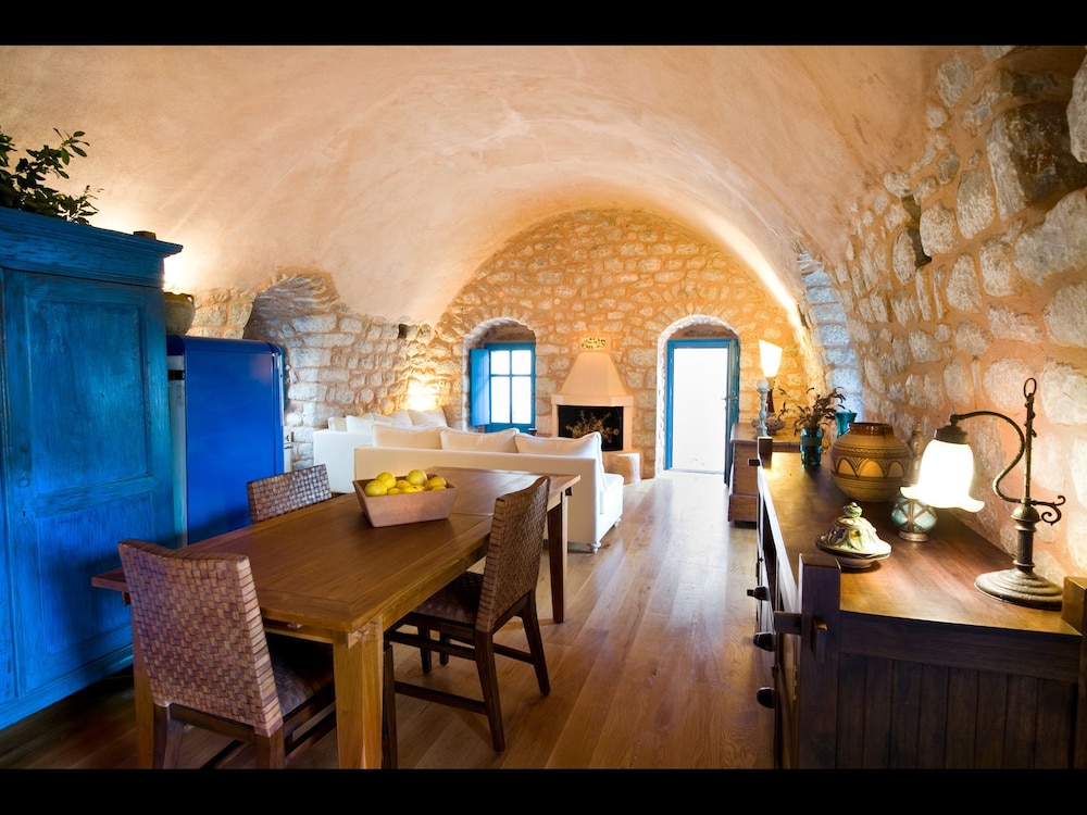 Arapakis Historic Castle 37/50