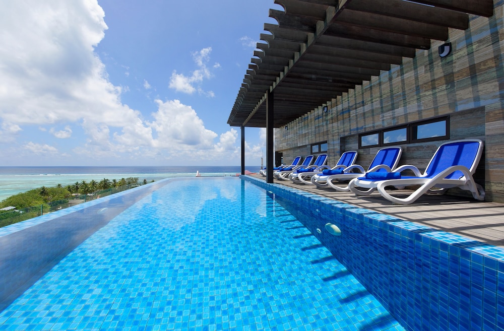 Arena Beach Hotel 43/48