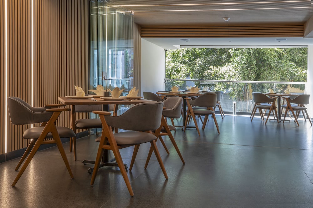 Amberes 64, an Ascend Collection Hotel 53/61