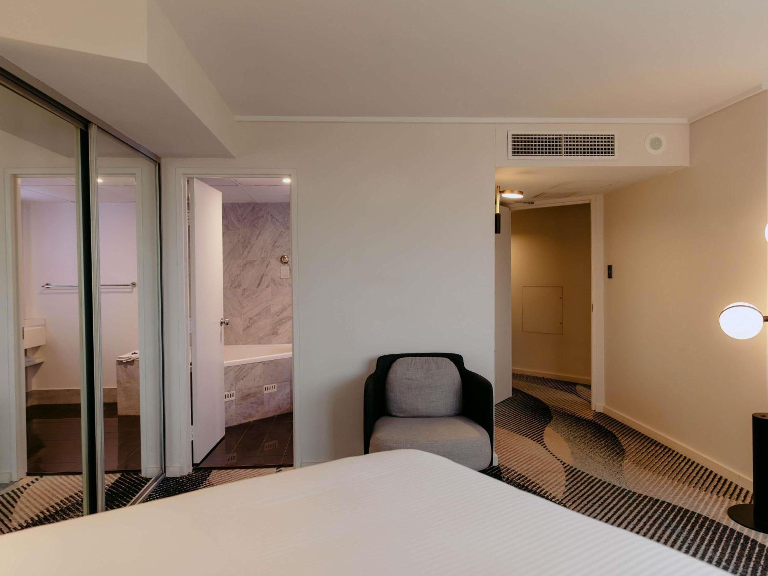 Spa, Deluxe, Suite, King Bed, Queen Bed, Sofa