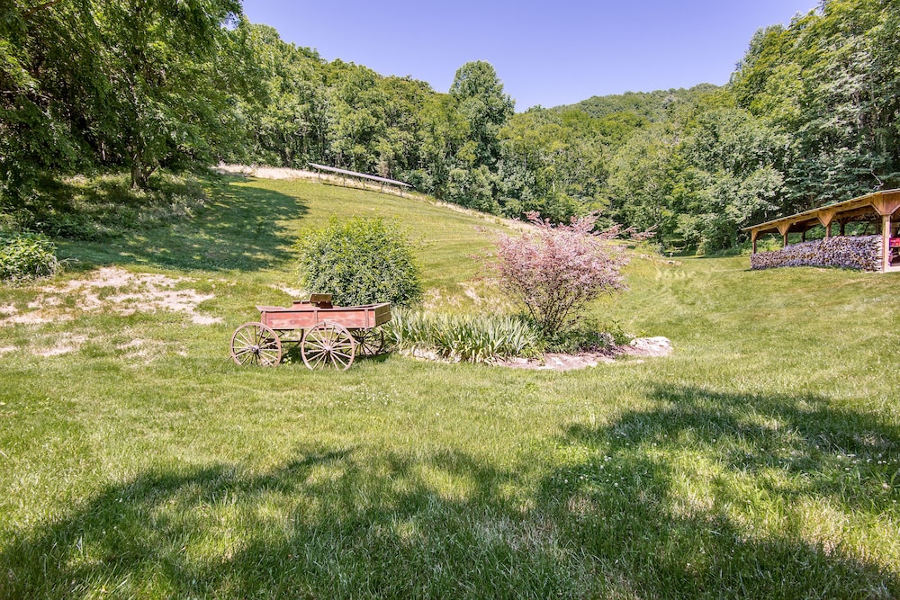 Butterfly Hollow Bed and Breakfast 21/32