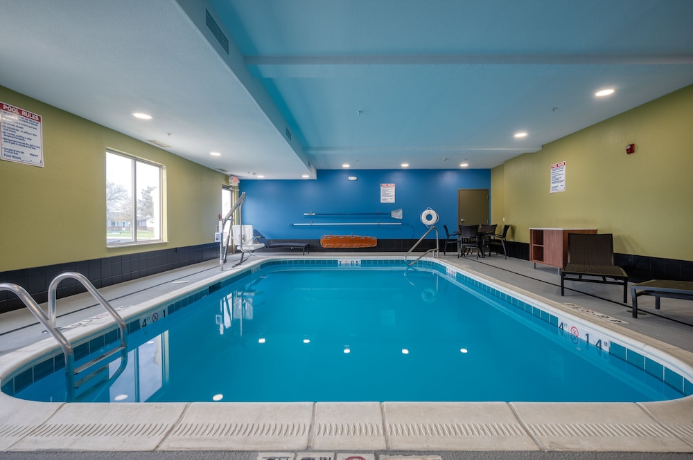 Holiday Inn Express Hotel And Suites Greenville 8/55