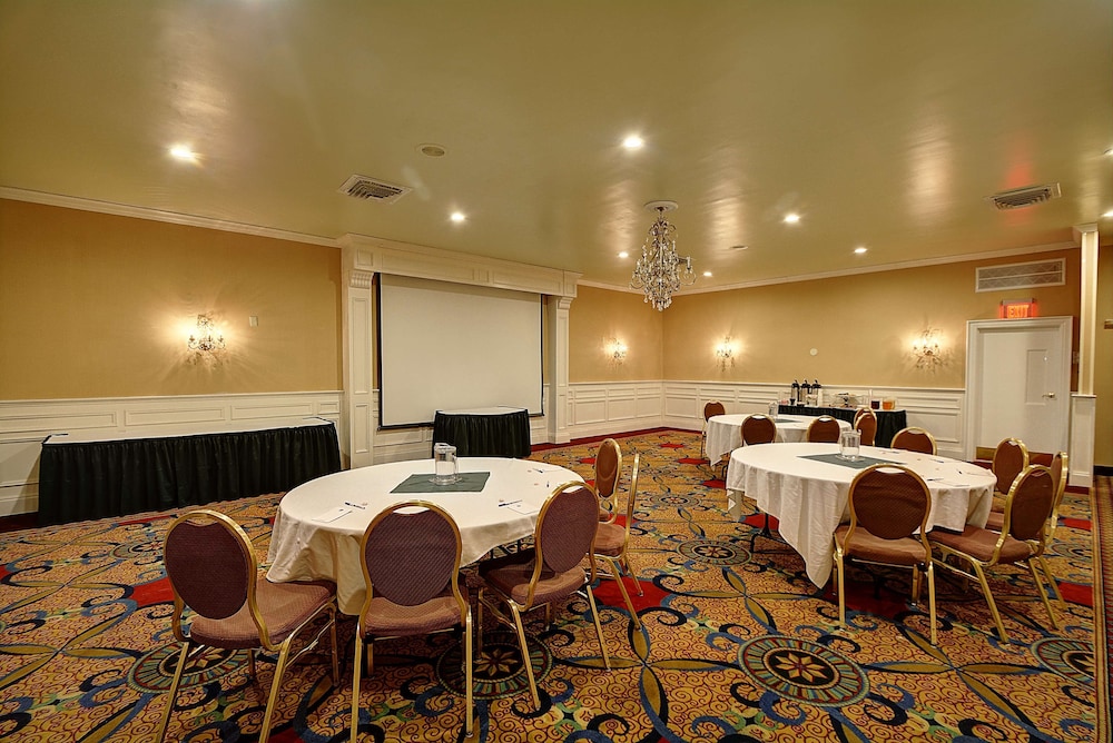 Best Western Plus Keene Hotel 52/63