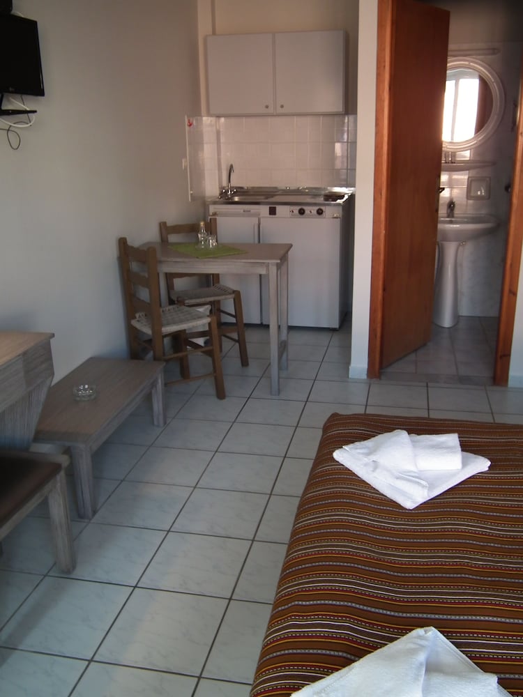 Anna Katerina Apartments Platanias 40/50