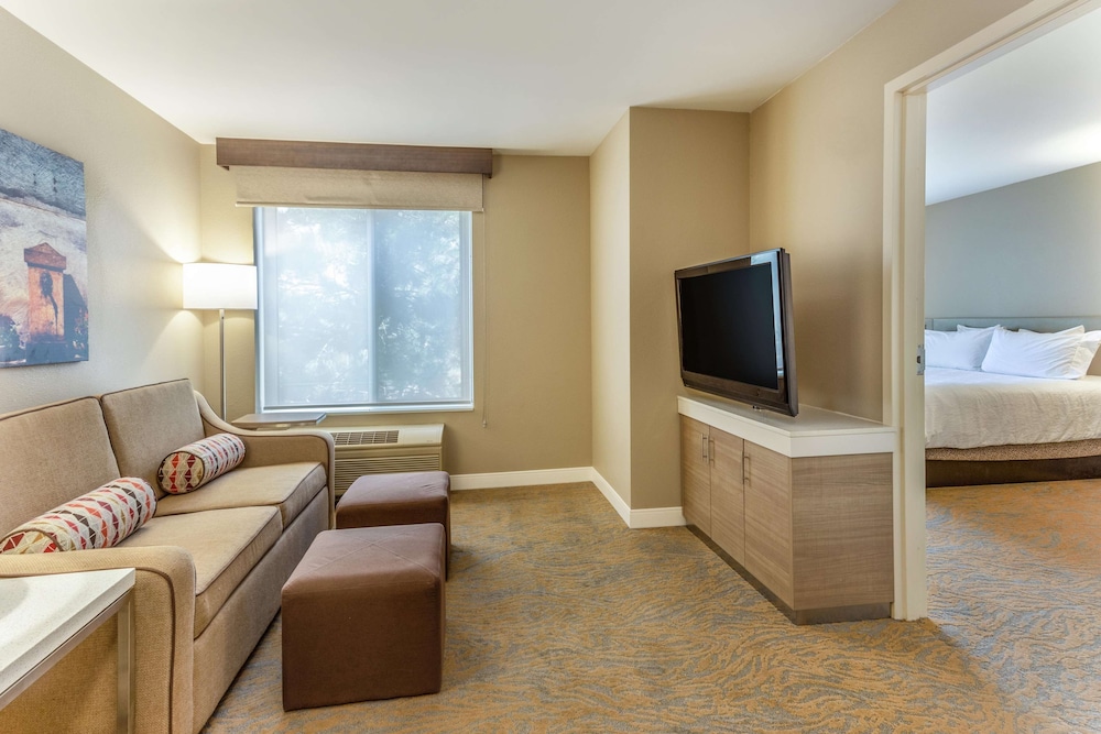 Hilton Garden Inn St. Charles 27/48