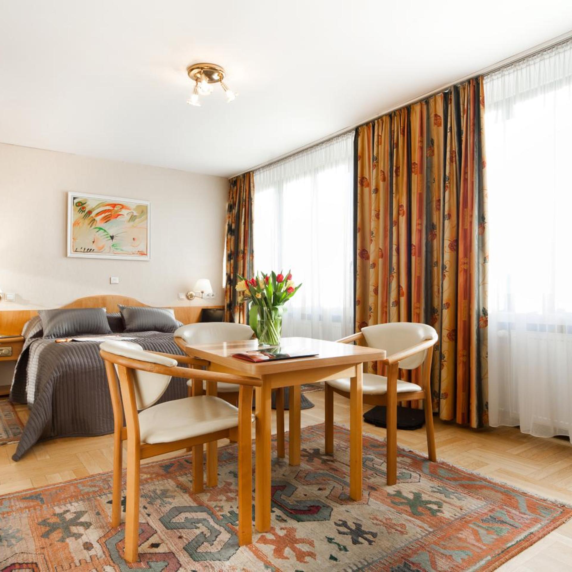 Hotel Mazowiecki 33/51
