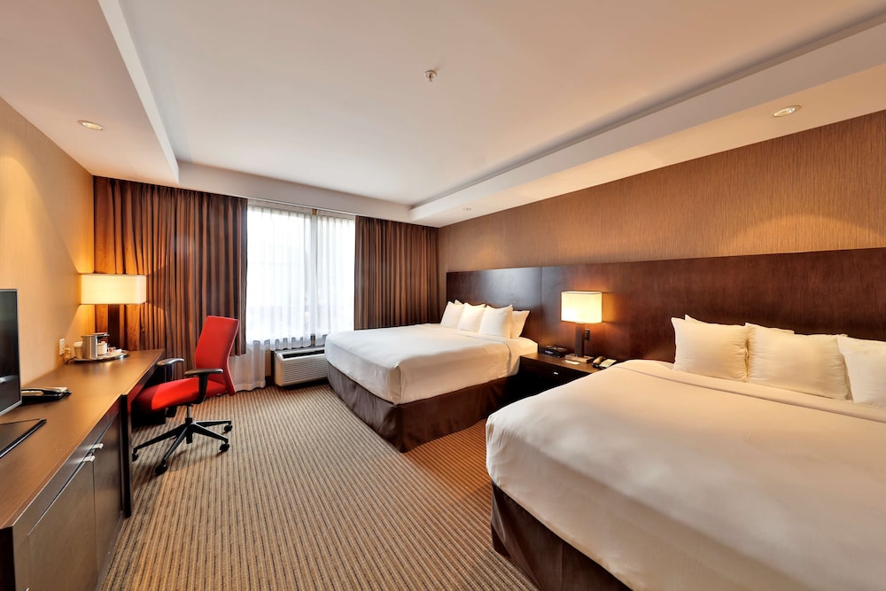 Radisson Hotel & Convention Center Edmonton 23/59
