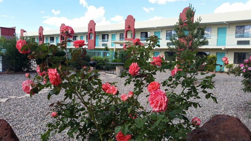 Days Inn by Wyndham Santa Fe New Mexico 39/44