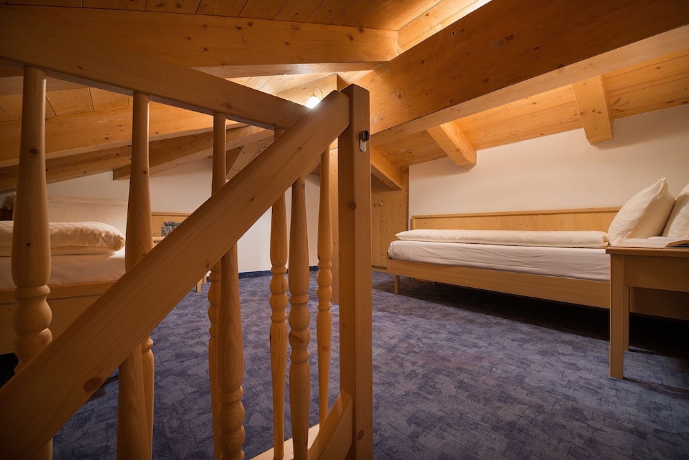 HOTEL INTERALPEN 44/74