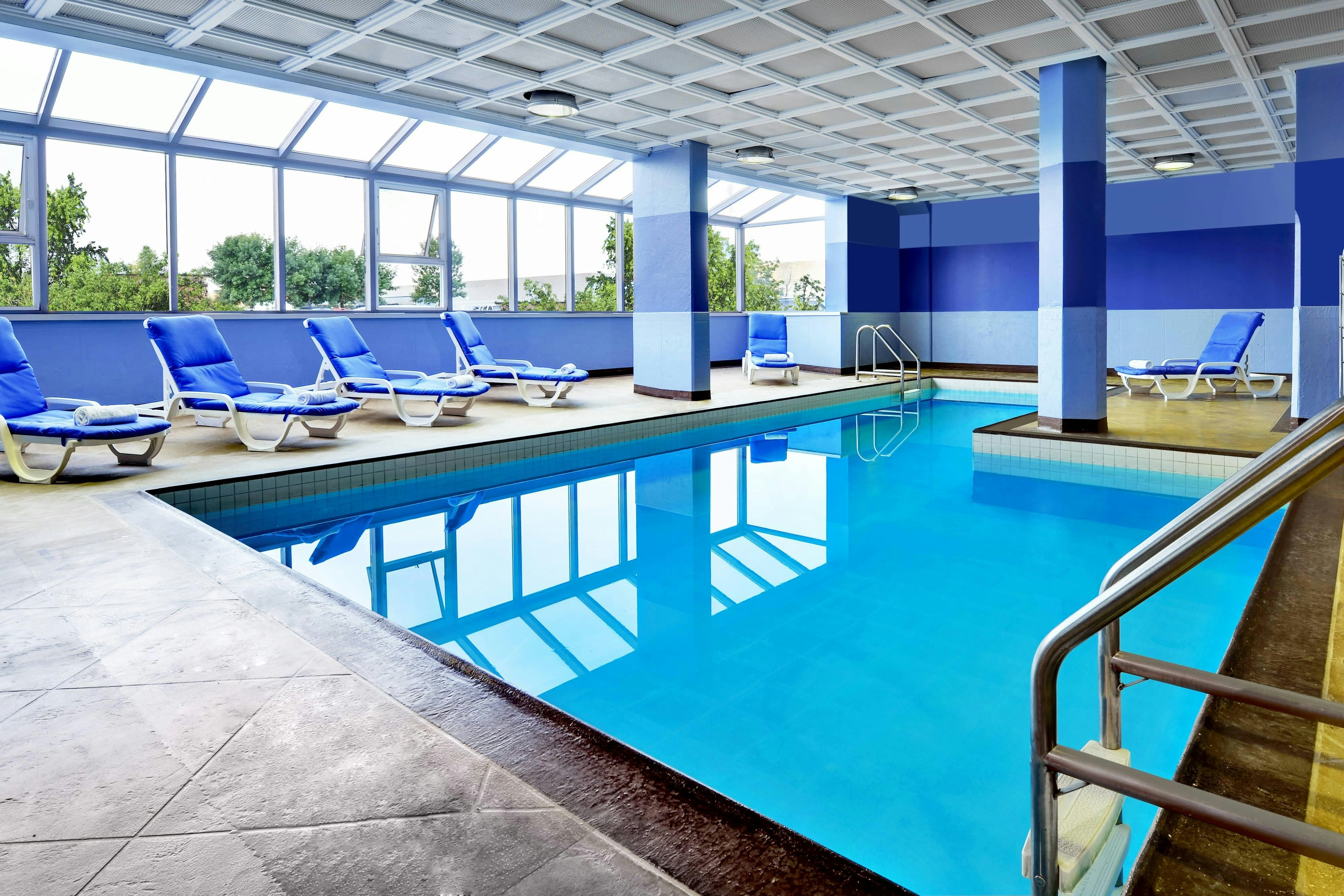 Four Points By Sheraton Toronto Mississauga 5/18
