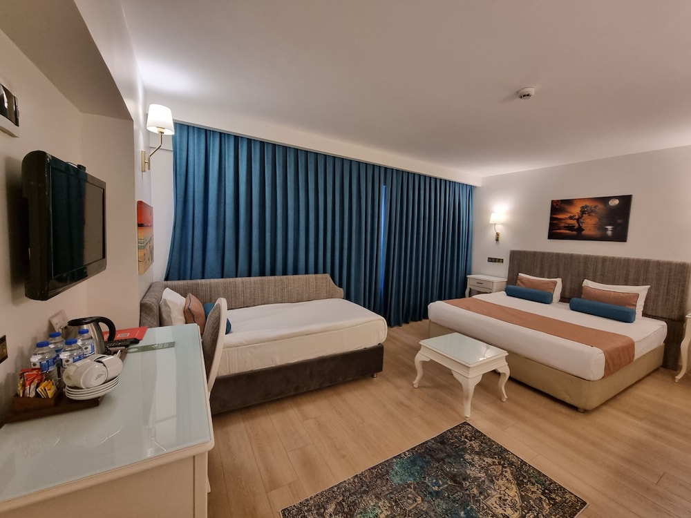 Taximtown Hotel 40/65