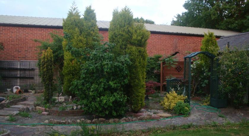 REMARC GUEST HOUSE 31/33