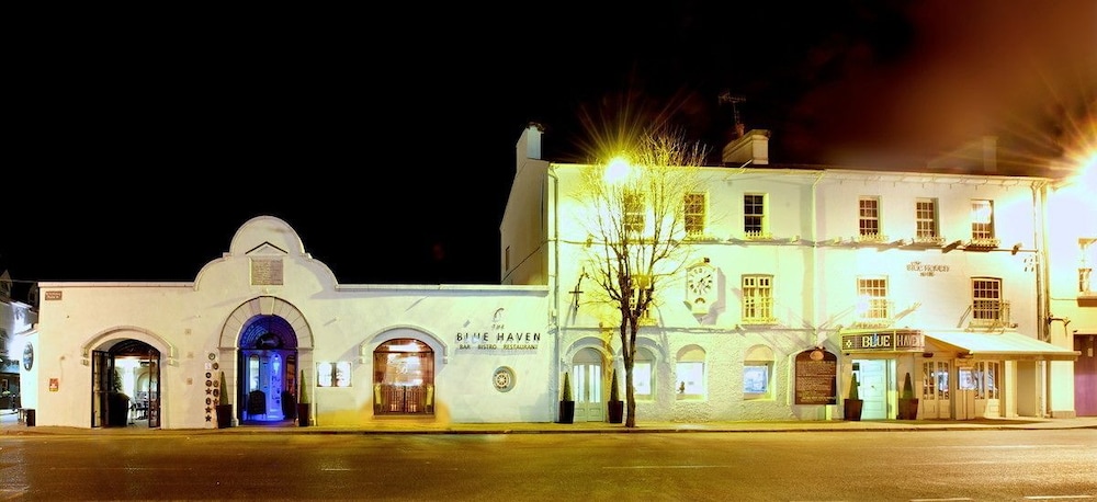 The Blue Haven Hotel 58/61