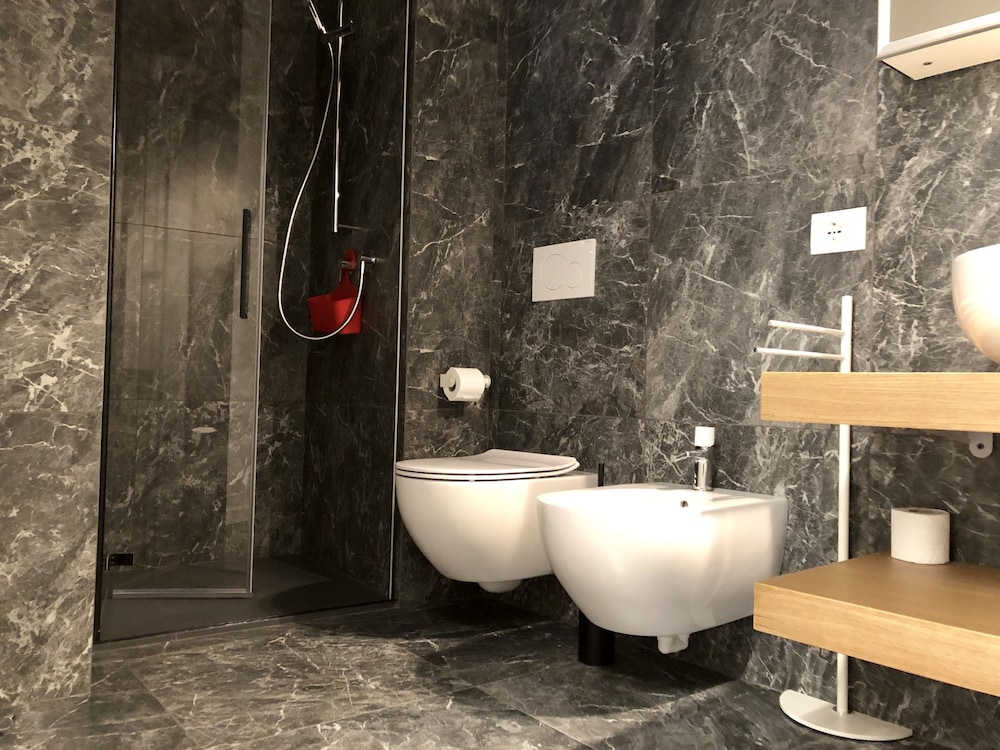 Rivadige Suite 46/50