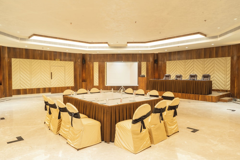 Hotel Mayura 38/50