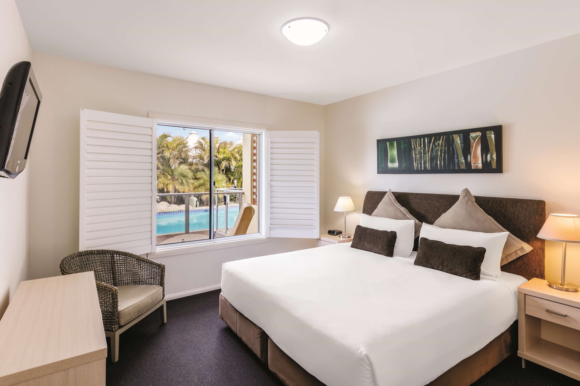 2 Bedrooms, Lagoon, Spa, 2 King Beds, Dual Key