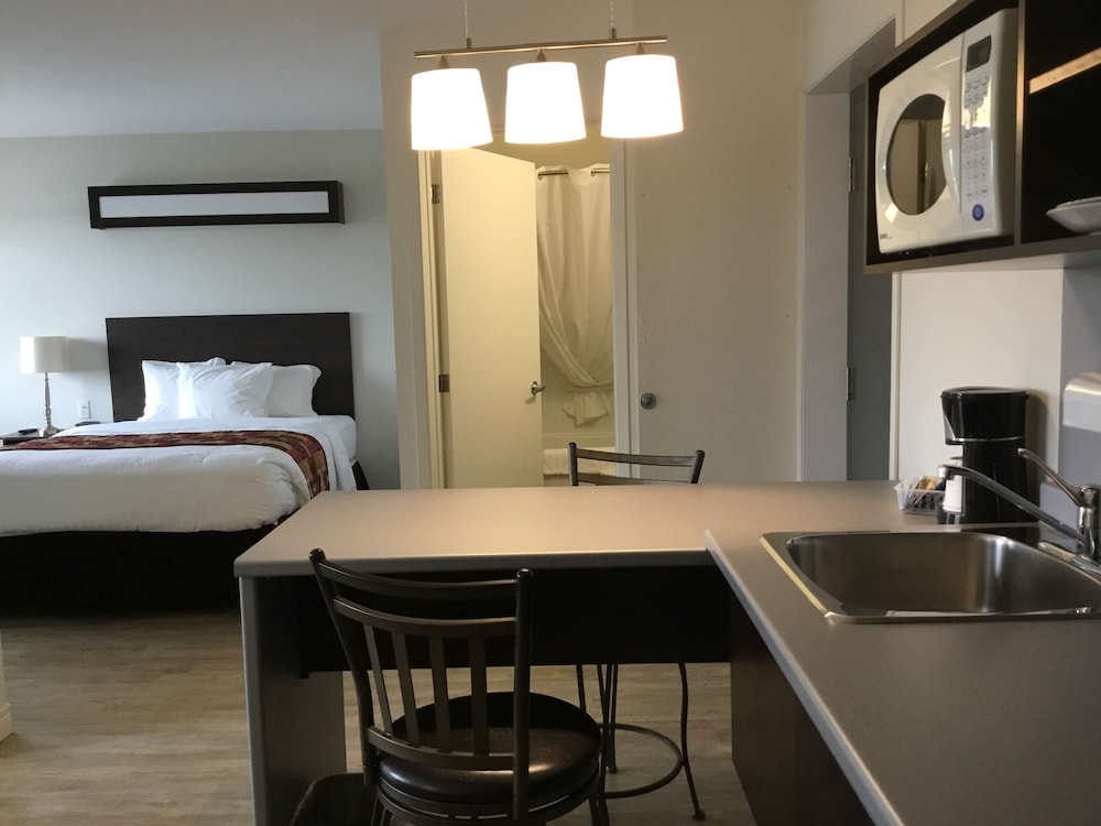 Villa Inn and Suites, SureStay Collection By Best Western 51/54