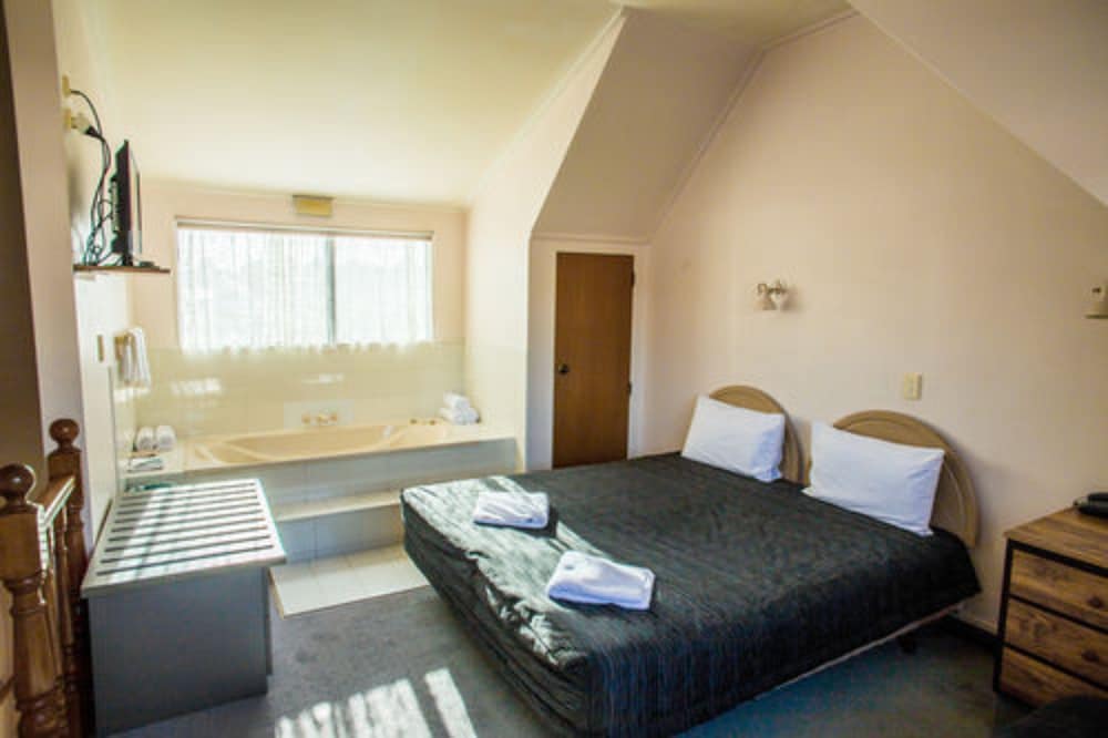 Bennetts Thermal Pools Motor Inn 18/44