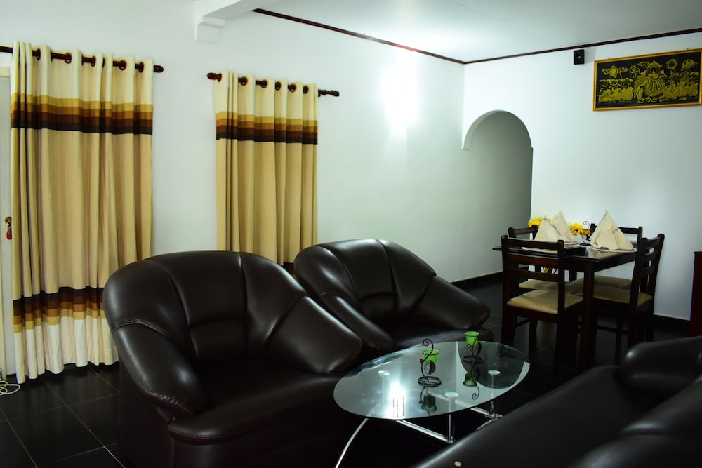 White Villa Airport Transit Hotel 23/45