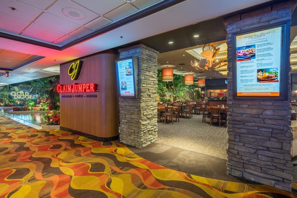 Golden Nugget 8/32