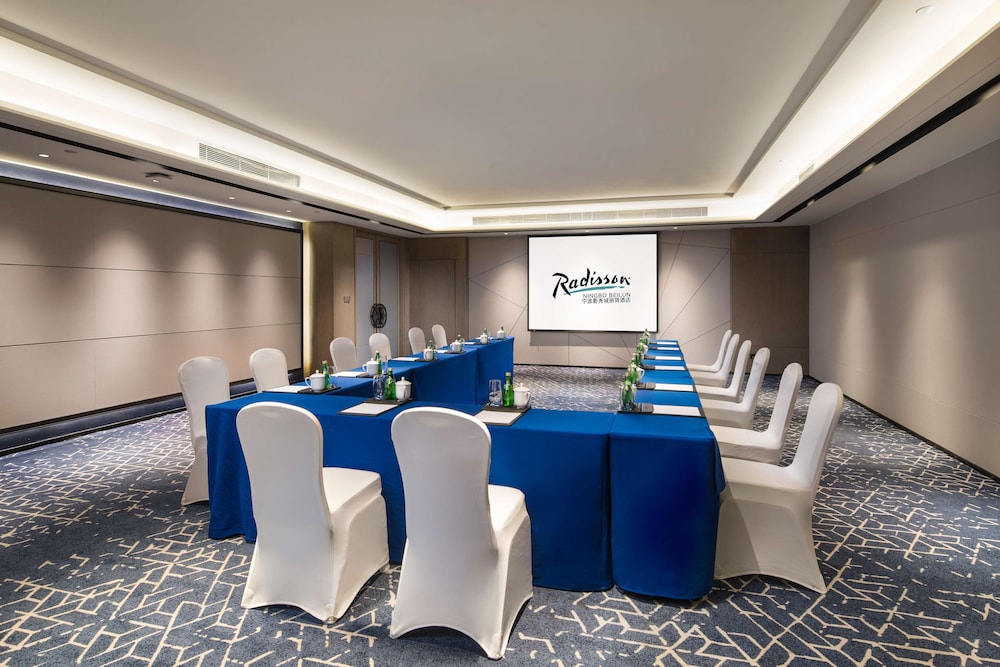 Radisson Ningbo Beilun 38/39