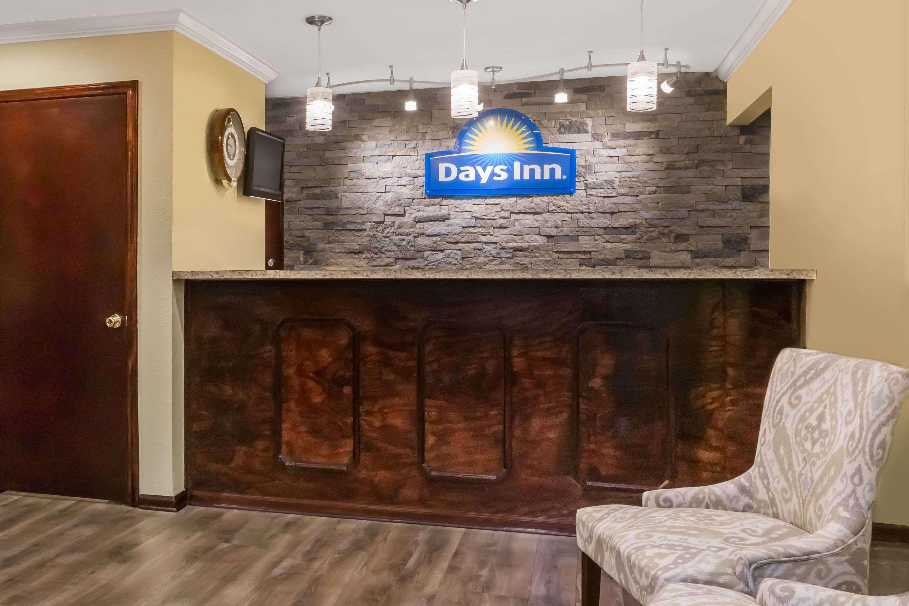 Days Inn by Wyndham Blakely 2/23
