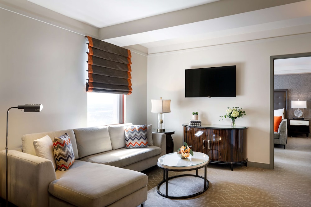 Colcord Hotel Oklahoma City, Curio Collection by Hilton 34/62