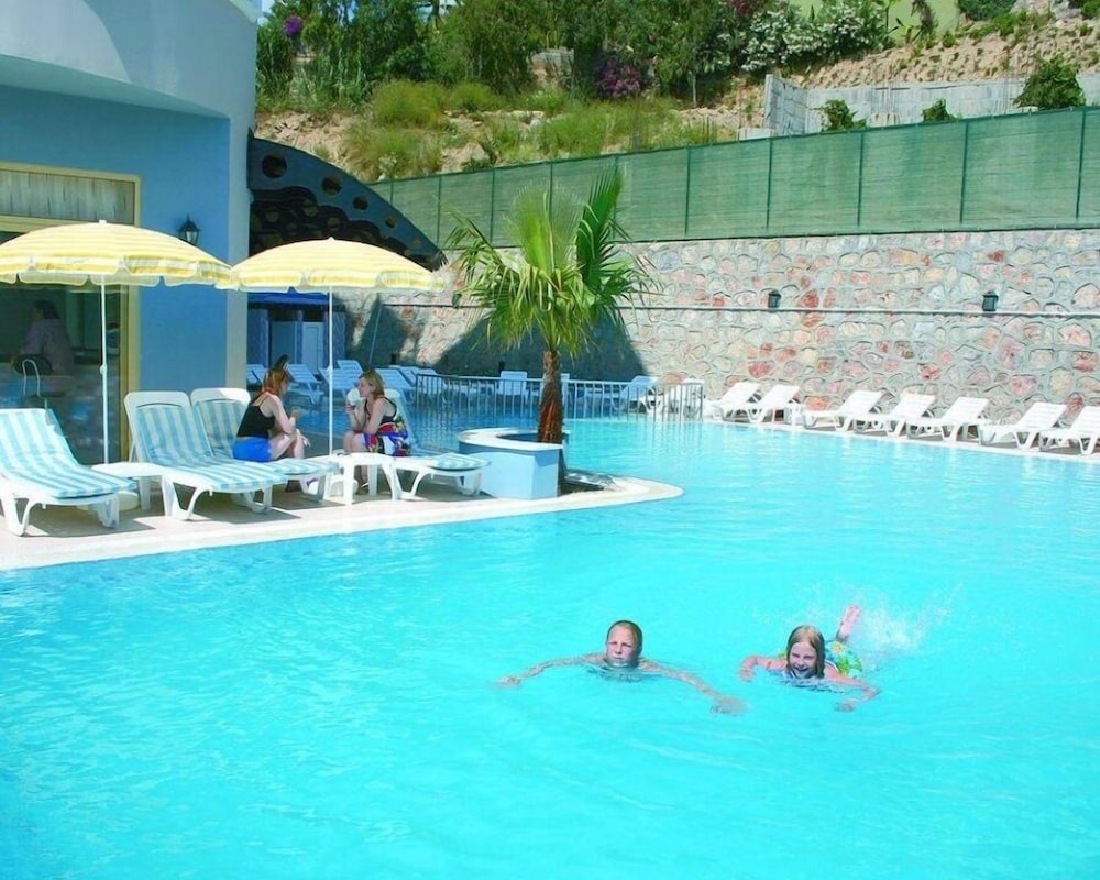 Vital Beach Hotel 35/50