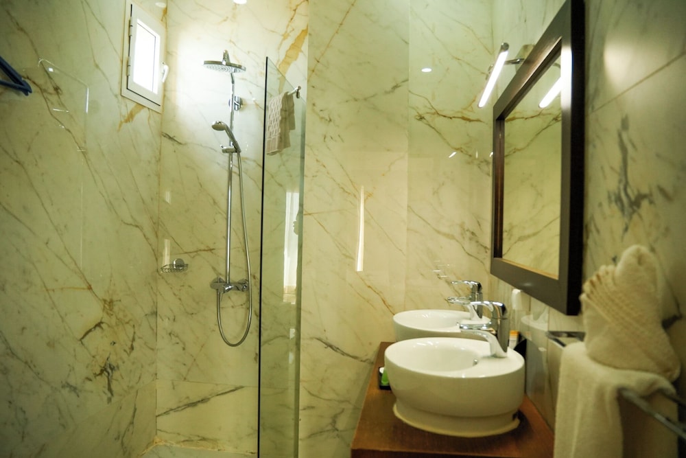 Iris Hotel Ressort Space et Resort 49/50