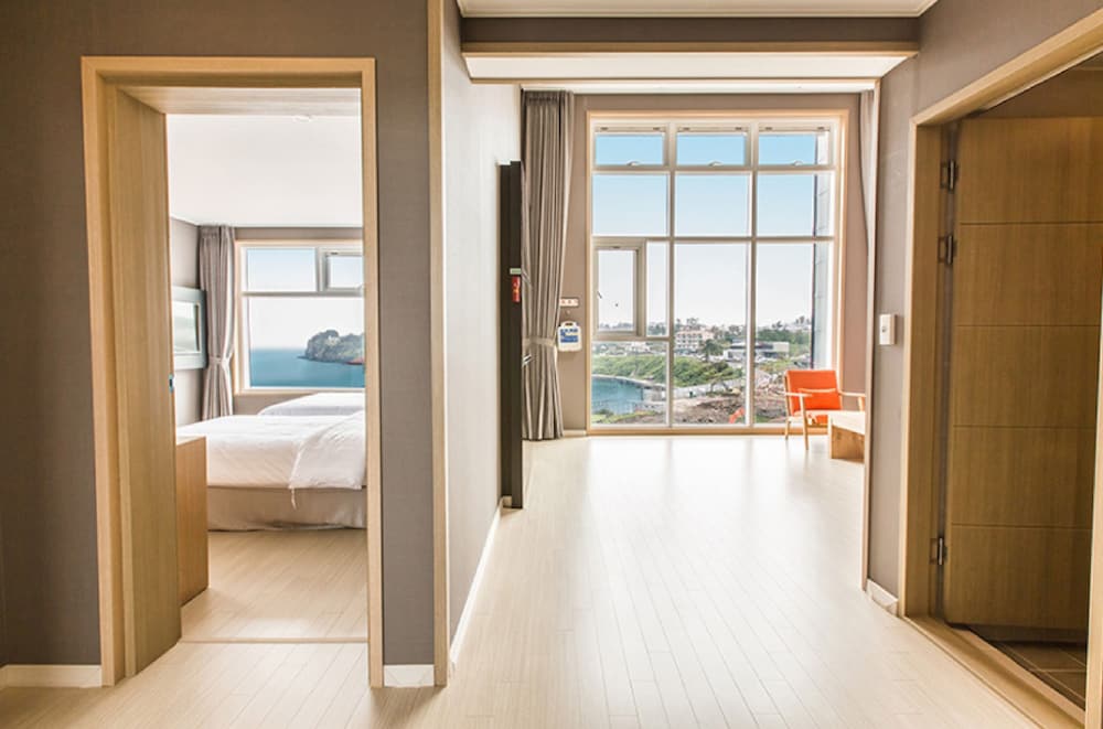 Rich Hotel 21/50