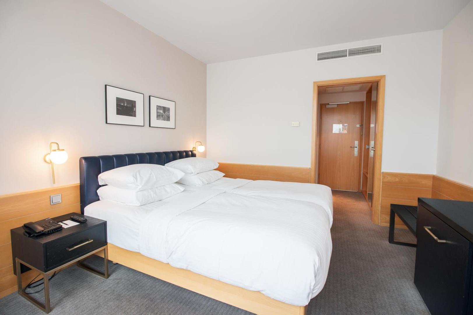 Urban, Classic, King Bed