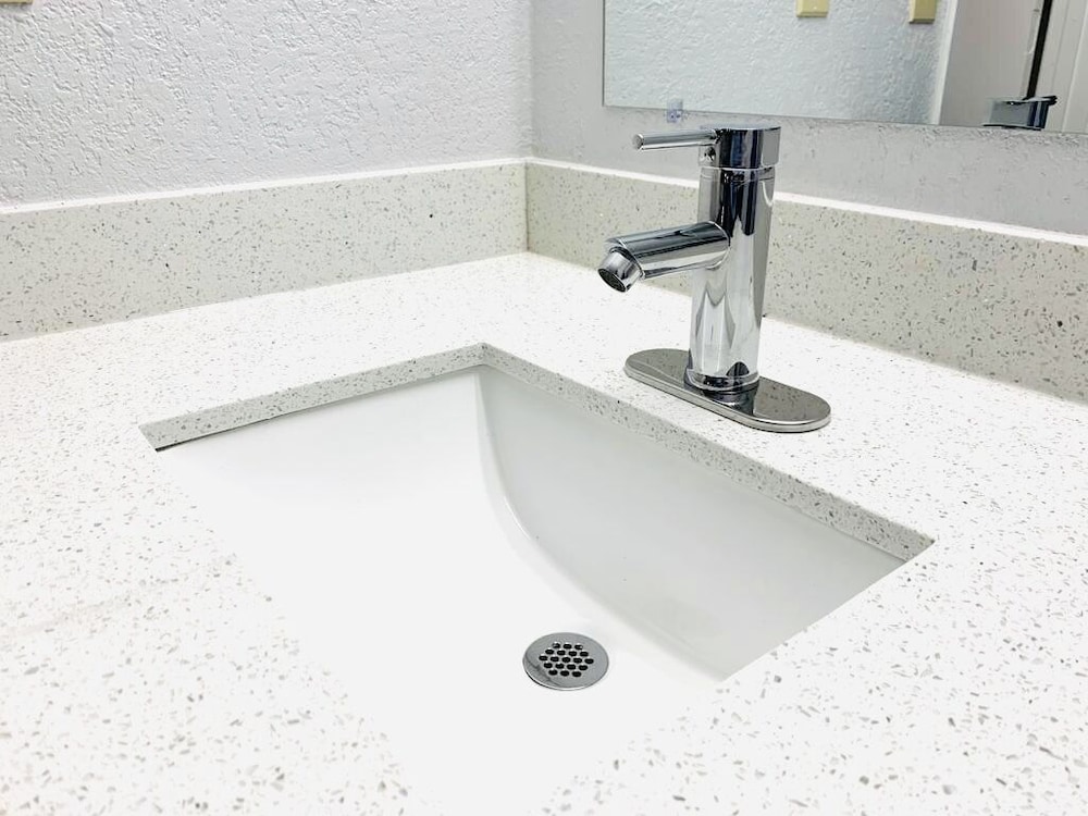 Studio6 Meridian, MS – Bonita Lakes 45/47