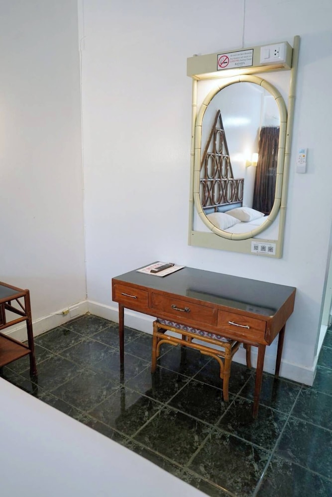 Basaya Beach Hotel And Resort 8/63