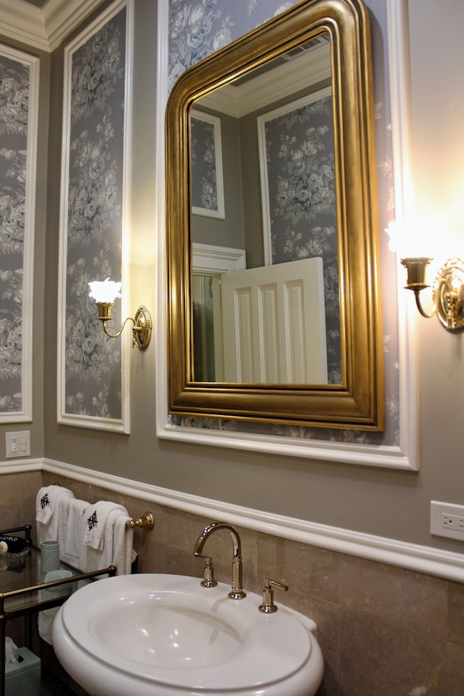 The Wheeler Mansion 46/49