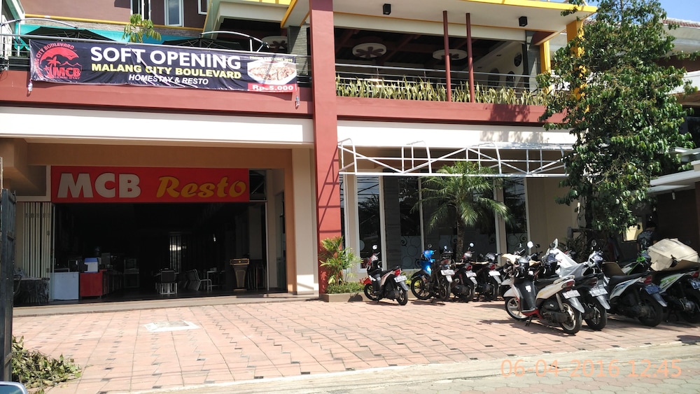 Malang City Boulevard Homestay And Resto 5/55