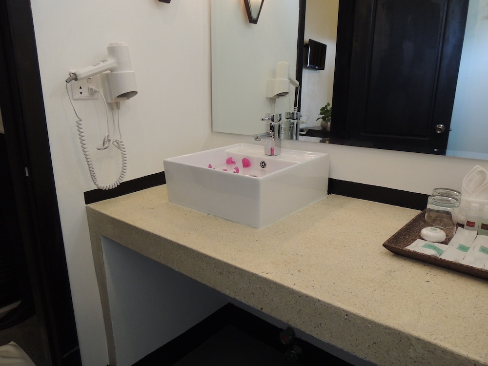 Kiri Boutique Hotel 49/50