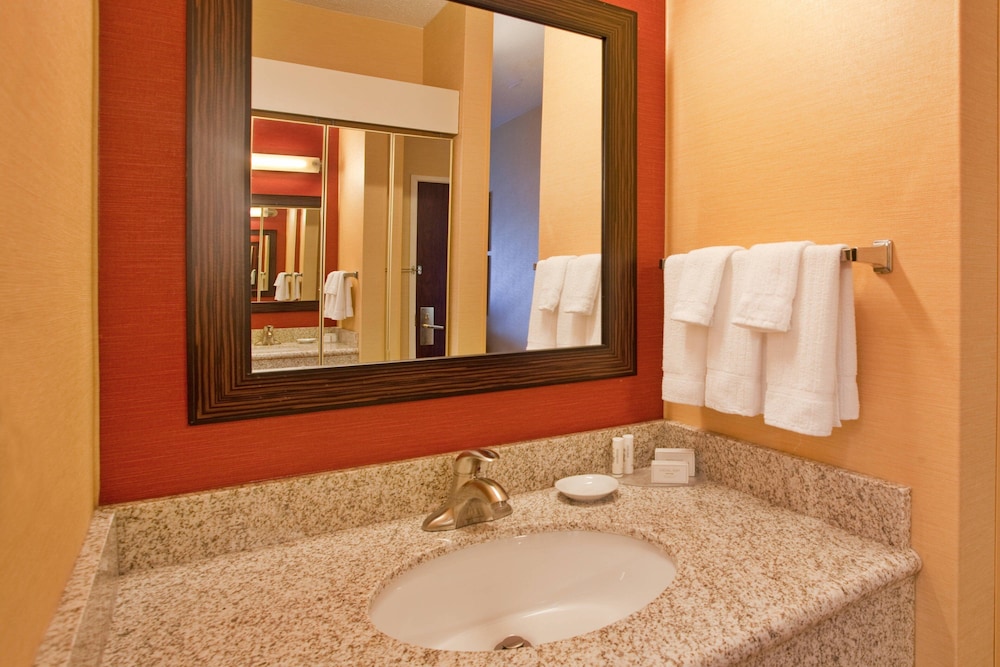 Courtyard by Marriott Chicago Southeast/Hammond 6/26