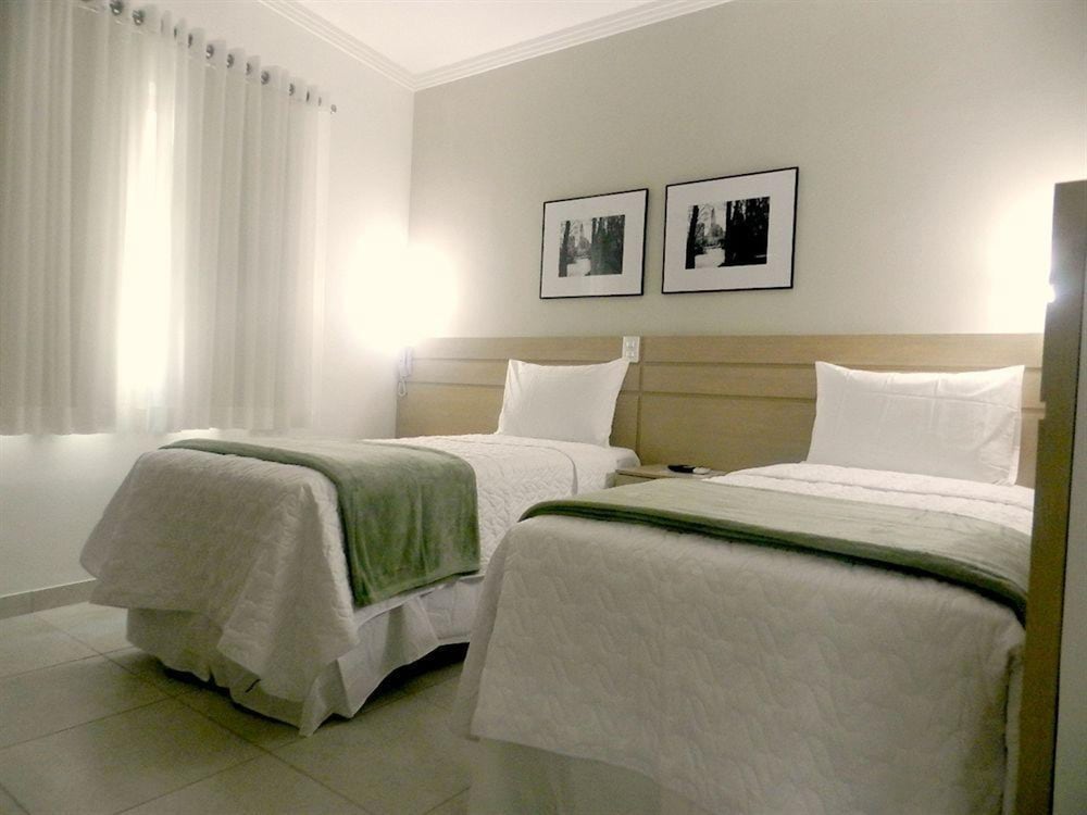 UPPER HOTEL 1/21