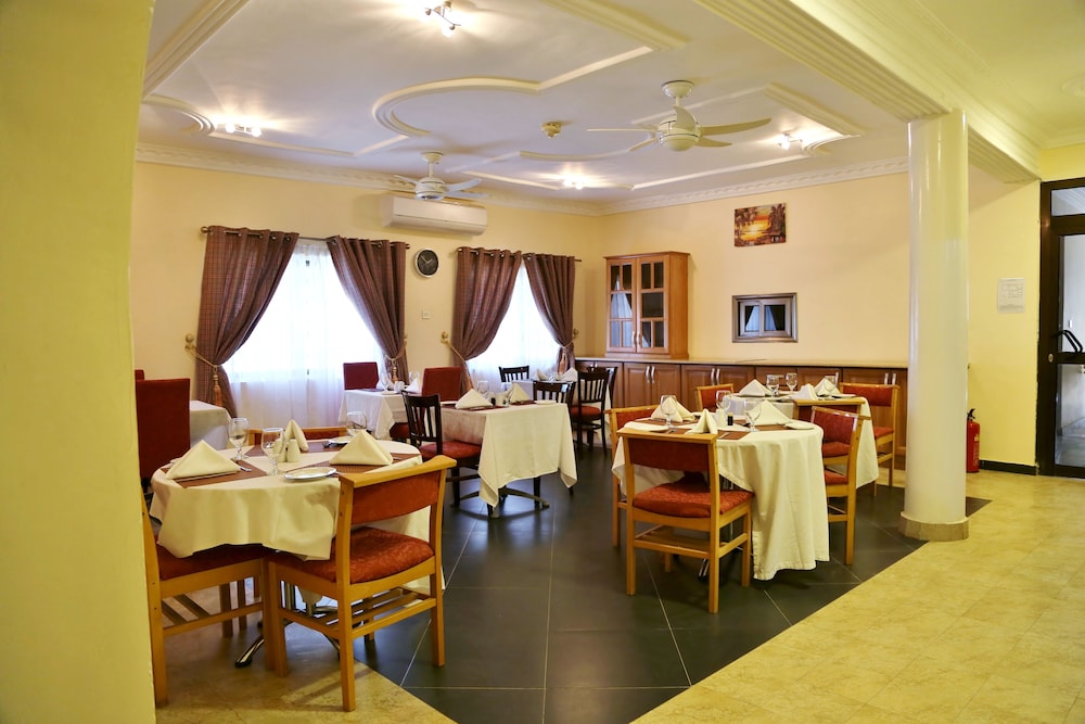 Eden Vale Hotel 34/50