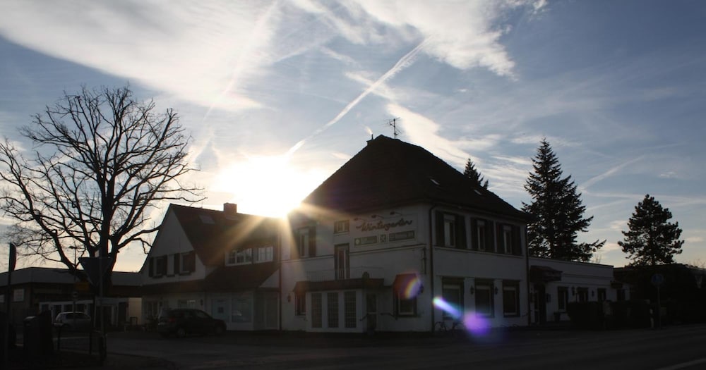 Hotel am Wintergarten 3/30