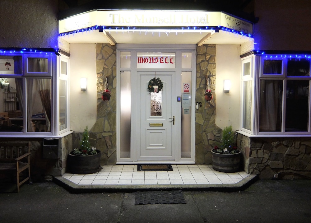 The Monsell Hotel 2/34