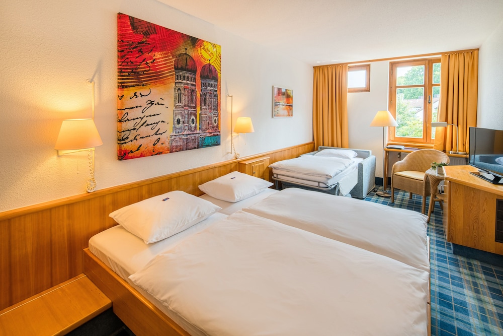 ROOM, TRIPLE