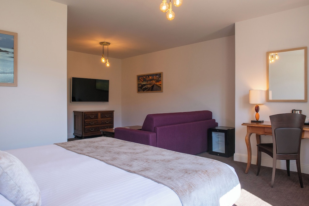 Premium, Junior Suite, Queen Bed, Sofa