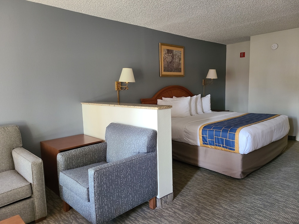 Quality Inn & Suites Orlando East - UCF Arena 13/43