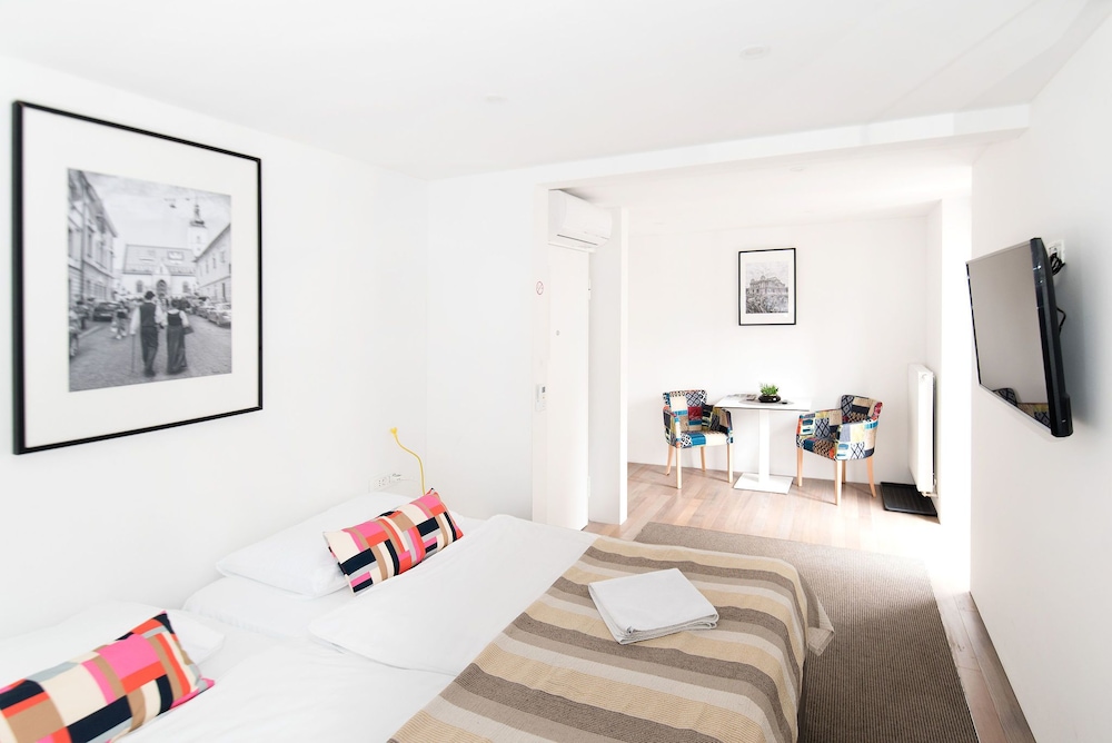 Tia Apartments And Rooms 38/55