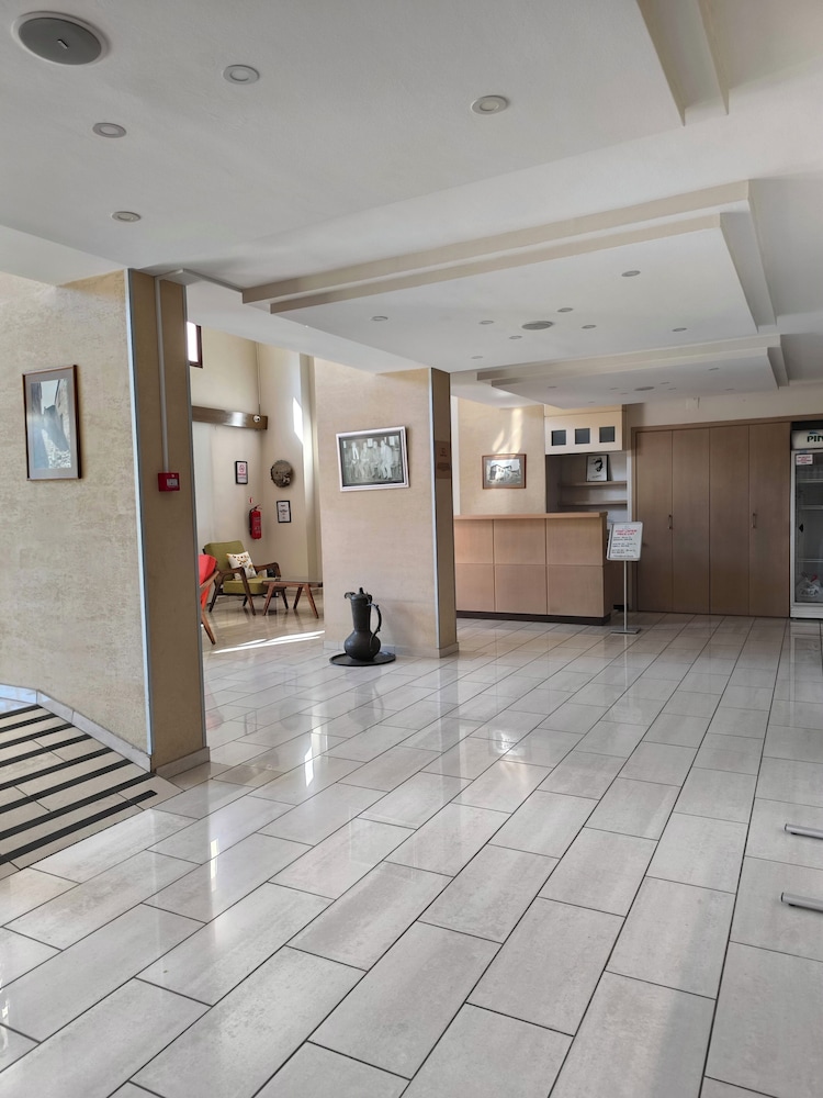 Ridvan Hotel 16/69